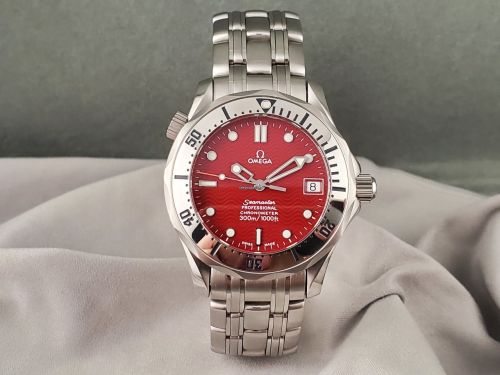 Omega Seamaster Diver 300M 2552.61.00 Red 36.25 mm Automatic