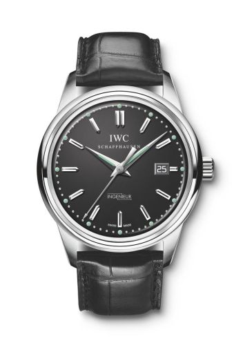 IWC Vintage Collection IW3233-01 Black 42.50 mm Automatic